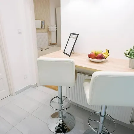 Stylish Apartment At Parliament Budapest Exterior photo